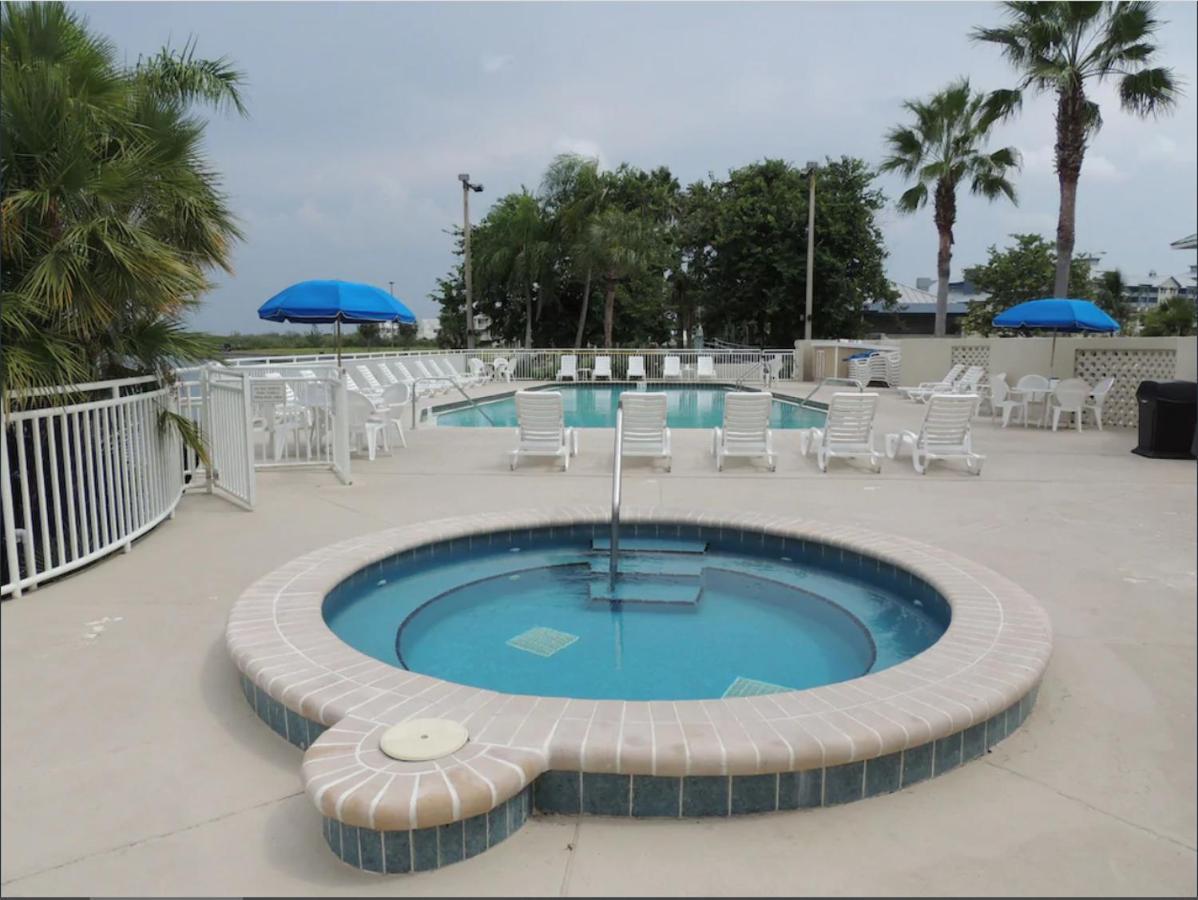 Beautiful New Luxury Townhome With Private Beach And Swimming Pools Раскин Экстерьер фото